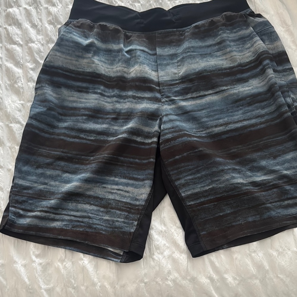 lululemon athletica Men's Athletic Shorts - Black and Gray